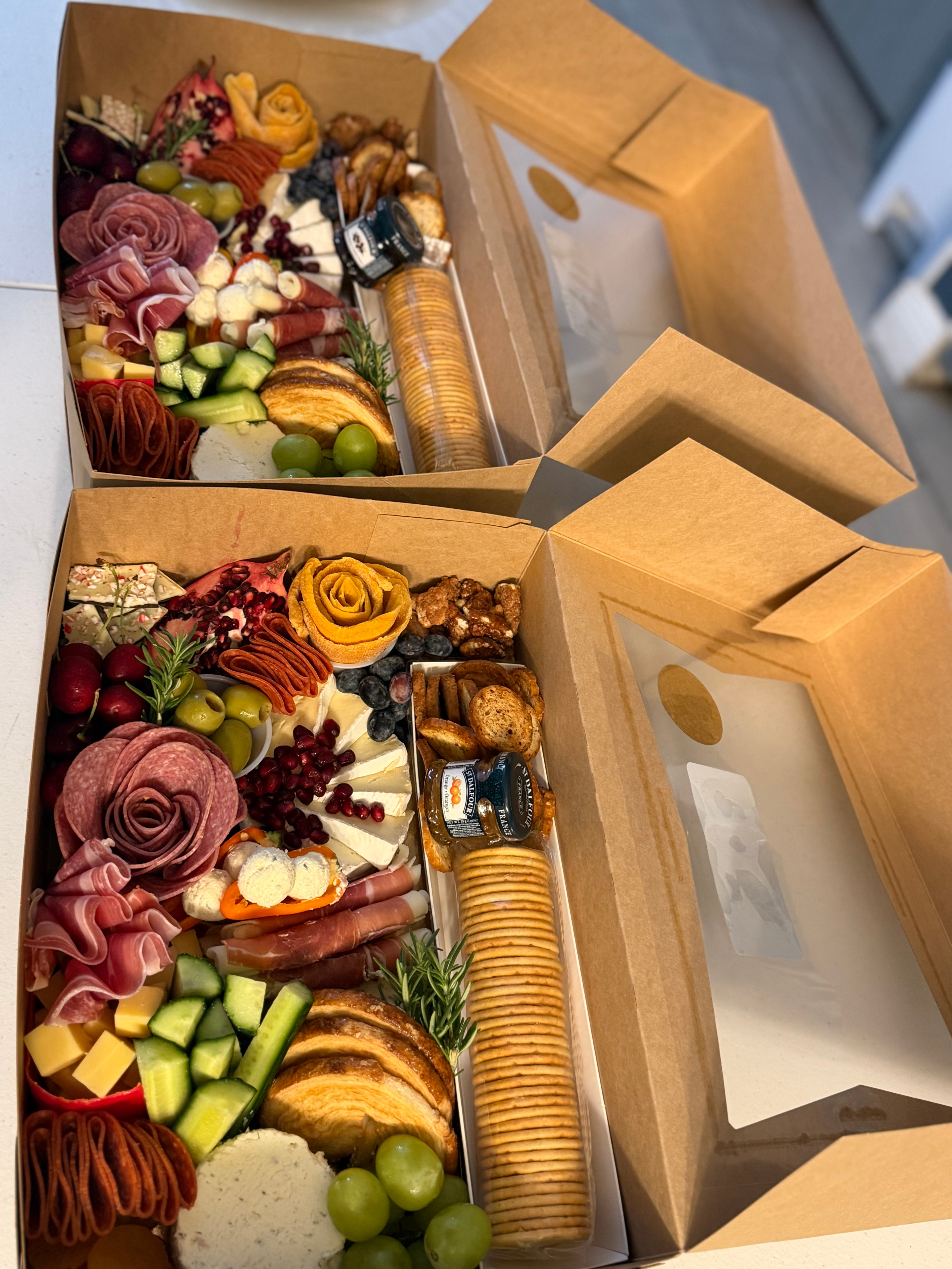 Medium Charcuterie box $90